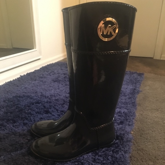Micheal Kors Tall Rain Boots - Picture 3 of 3